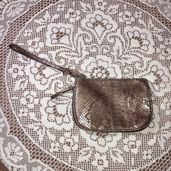 BR expandable wristlet - Picture 5 of 7